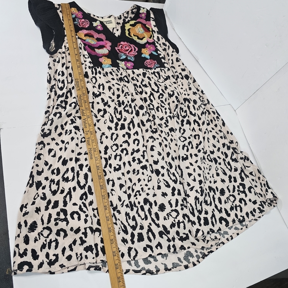 Savanna Jane Black and Cream Patterned Fabric - Picture 11 of 13